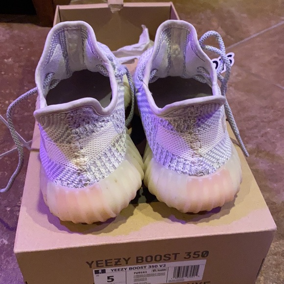 Adidas yeezy boost 350 v2 main image 10